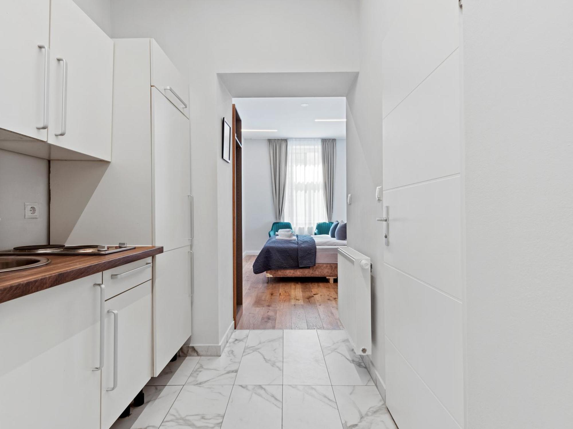 Sky9 Apartments District 17 Виена Екстериор снимка