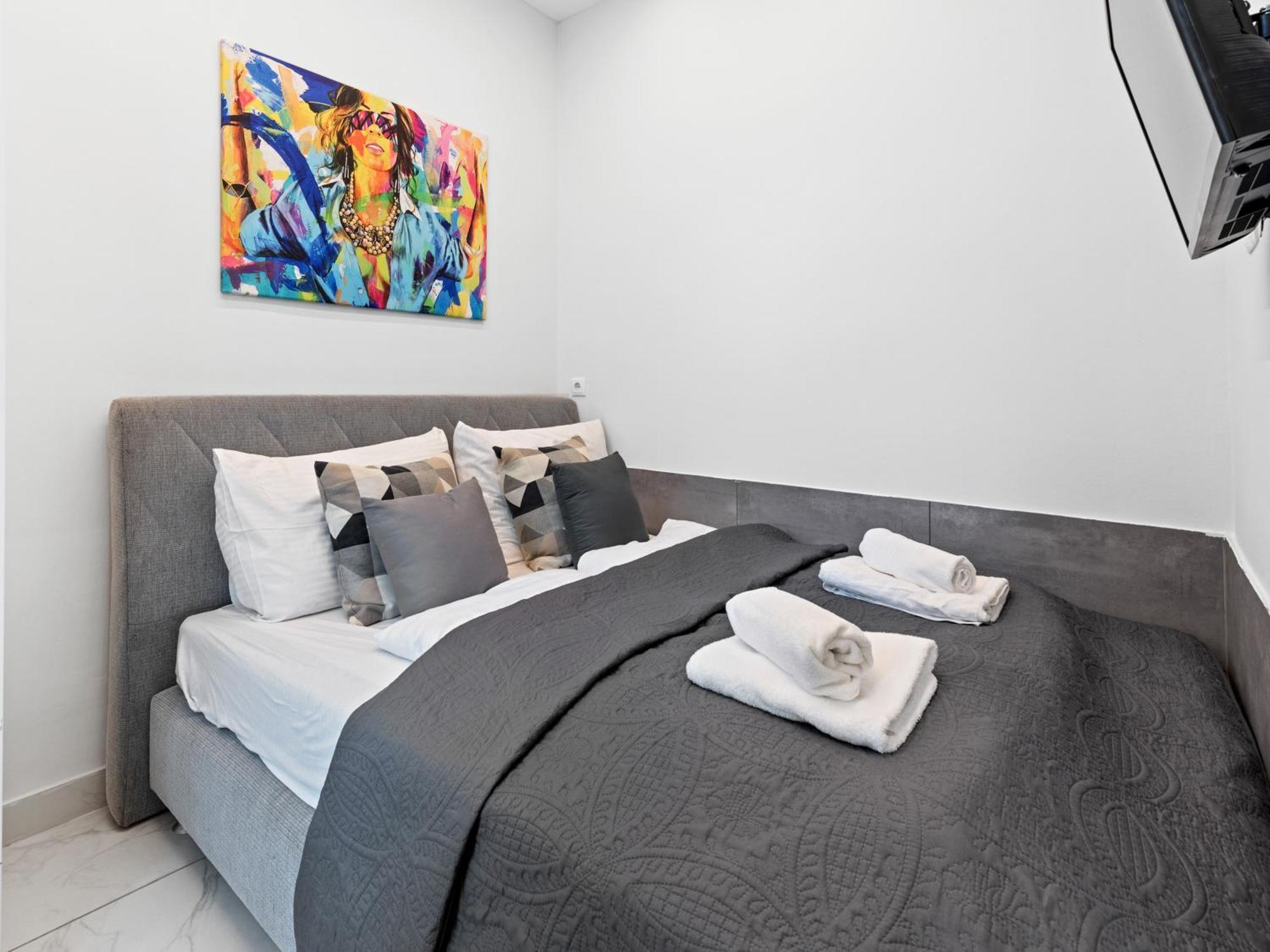 Sky9 Apartments District 17 Виена Екстериор снимка