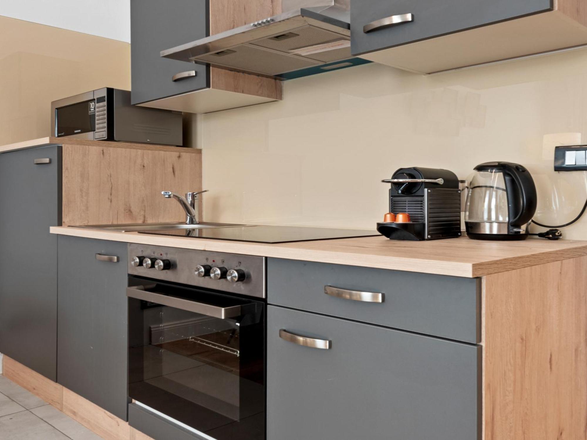 Sky9 Apartments District 17 Виена Екстериор снимка