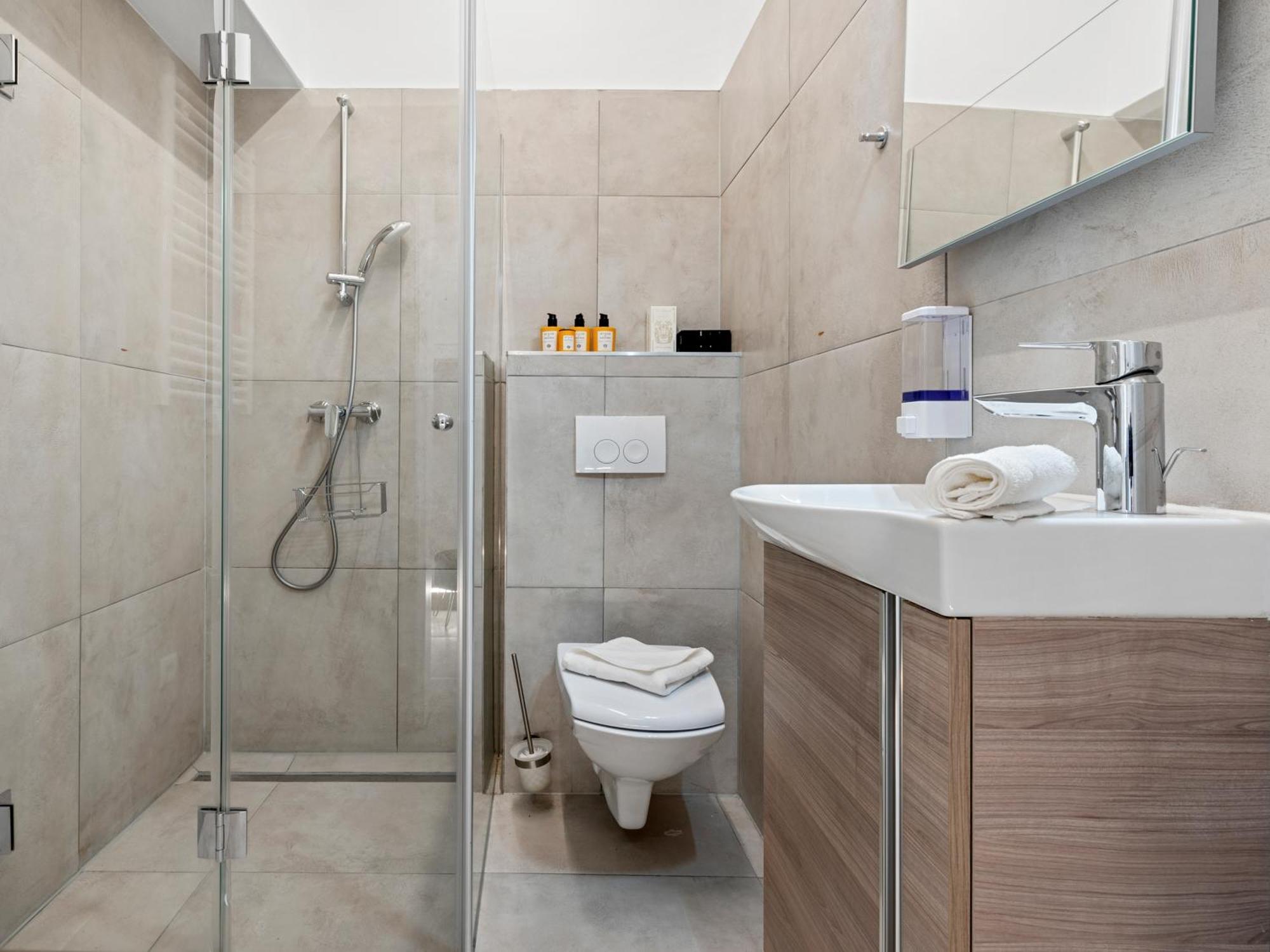 Sky9 Apartments District 17 Виена Екстериор снимка