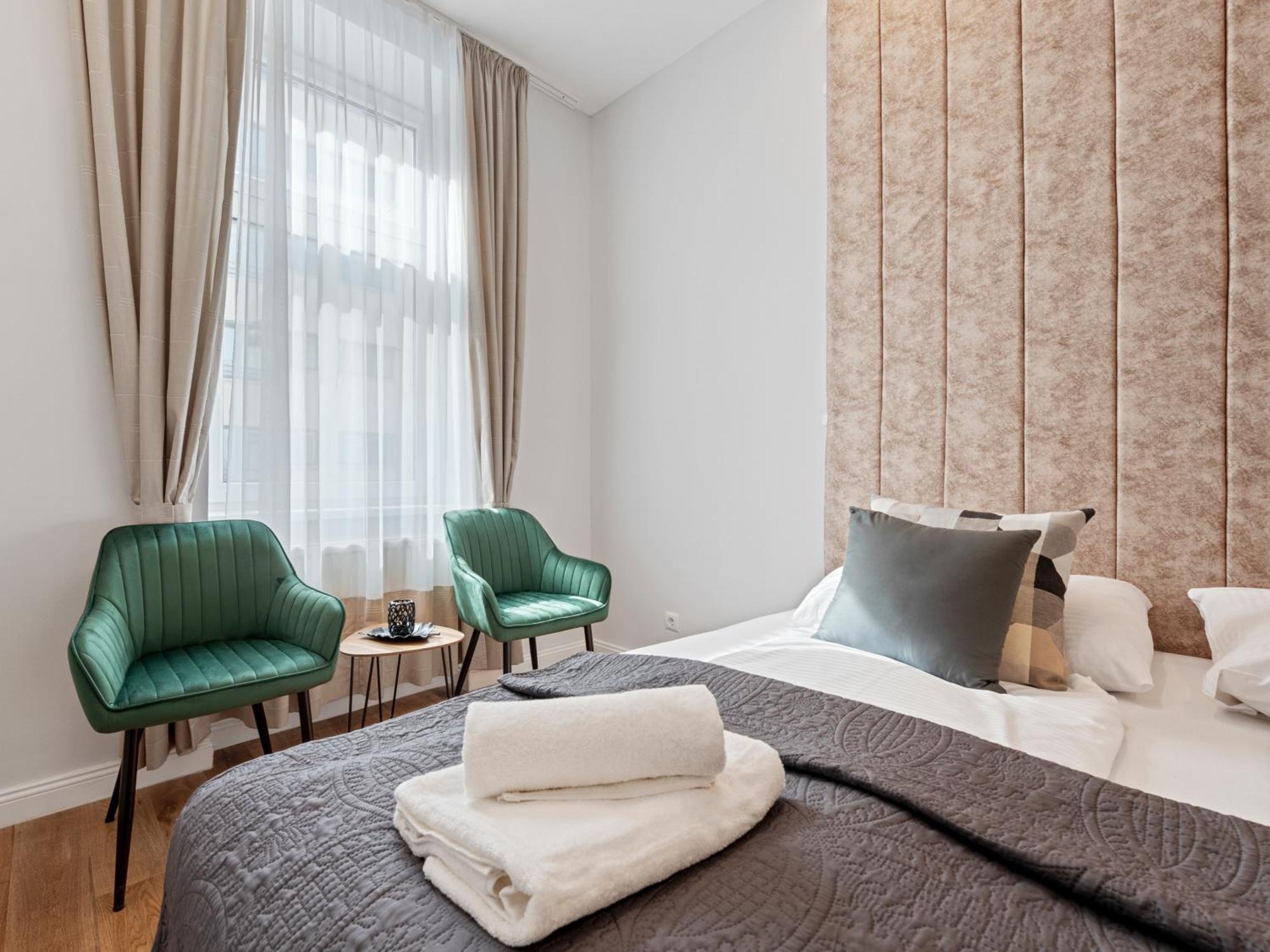 Sky9 Apartments District 17 Виена Екстериор снимка